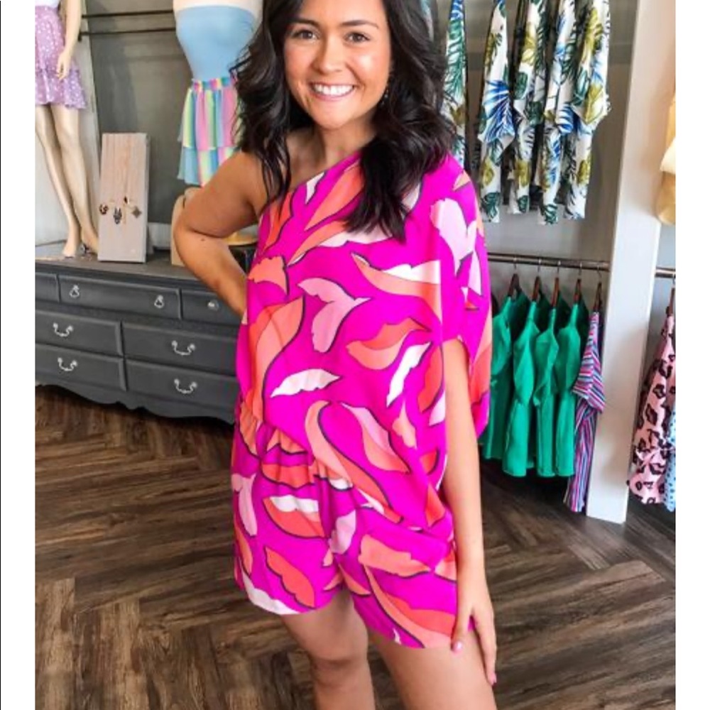 BRAND NEW- NEVER WORN SLOUCHY ROMPER